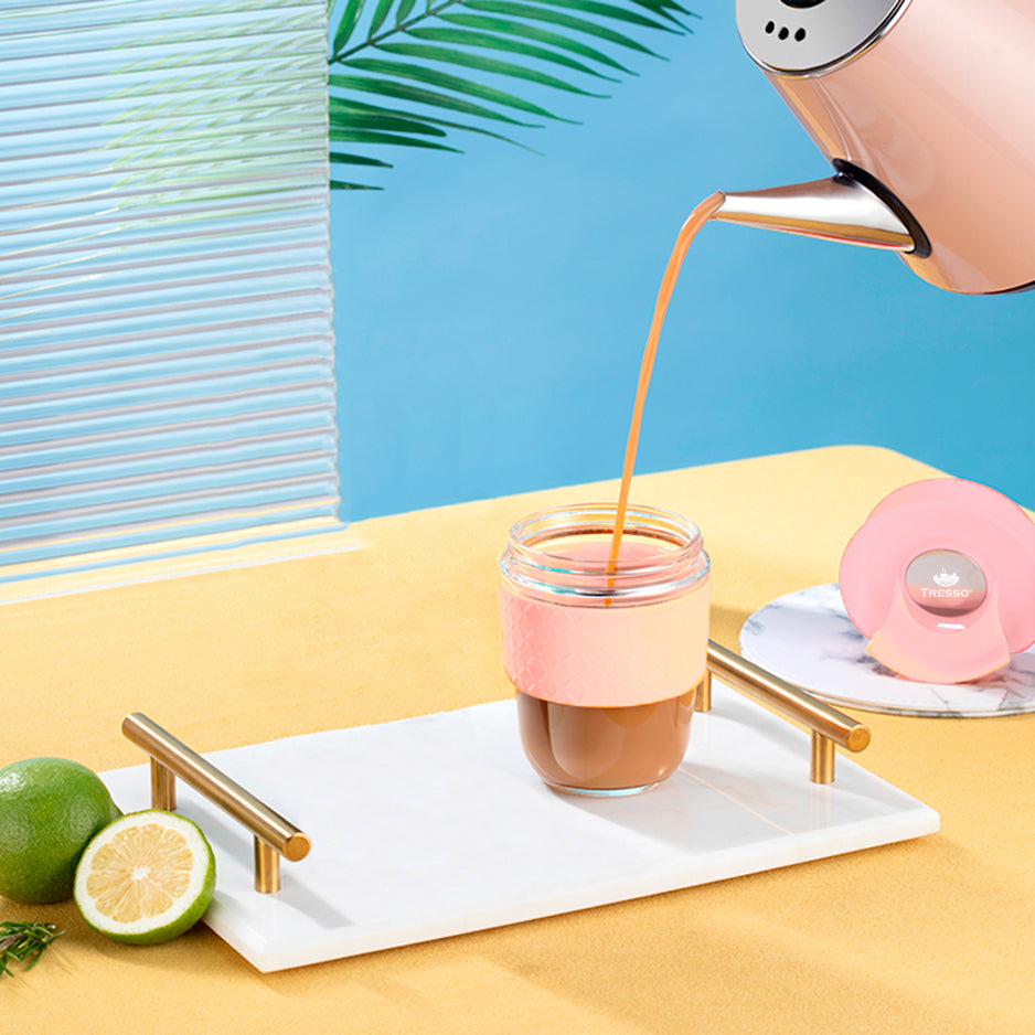 Travel glass with infuser to prepare coffee and tea