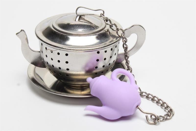 Stainless steel and silicone teapot infuser for tea
